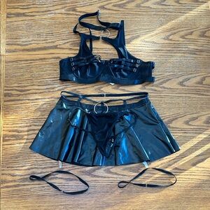 Black Strappy Lingerie Set - size L